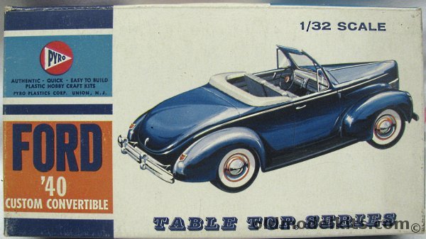 Pyro 1/32 1940 Ford Custom Convertible, C297-60 plastic model kit